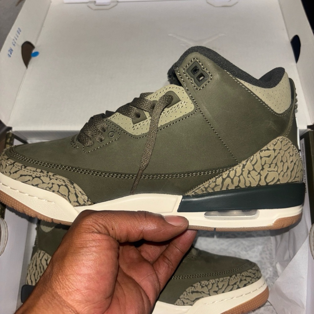 Jordan Olive/Beige Air Jordan 3 Retro (GS) Shoe Box Label
